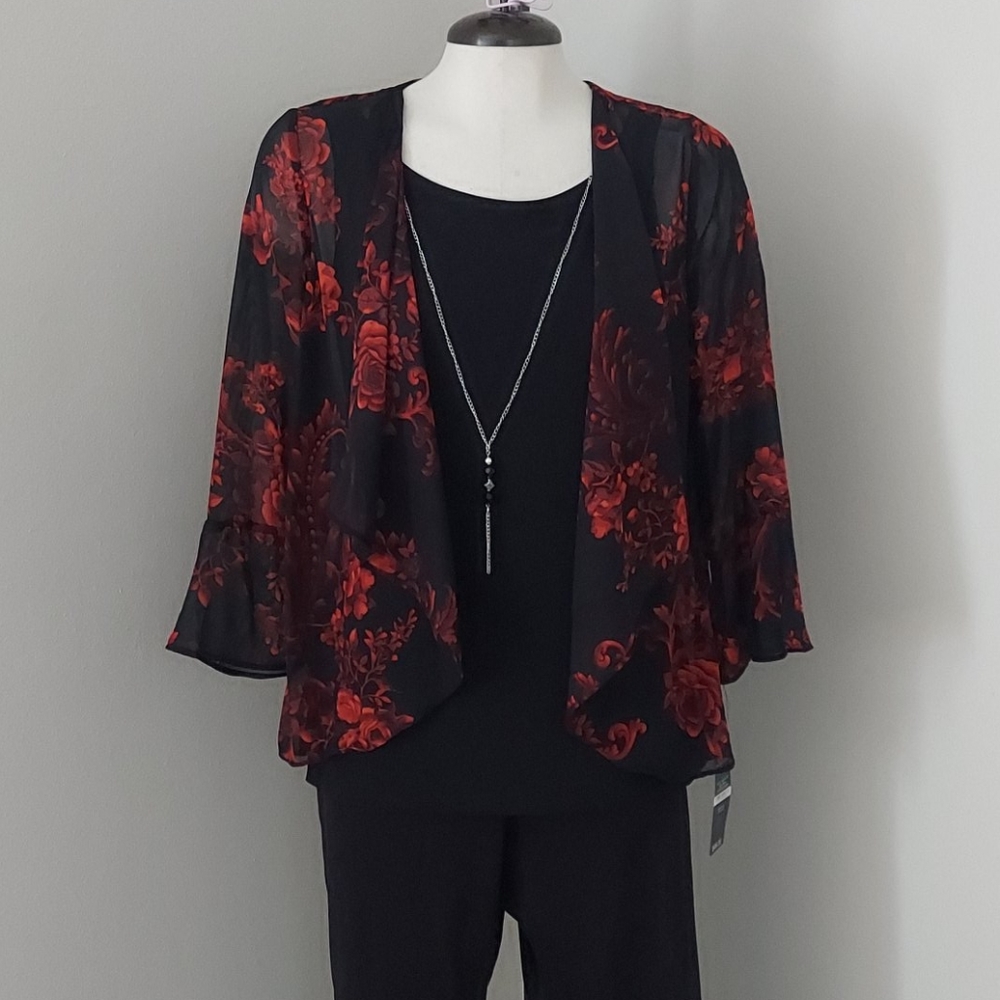 NWT Floral 3-in-1 Blouse
